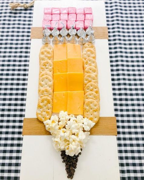 School Event Ideas, Teacher Graduation Party, Back To School Event, Snack Boards, Teacher Party, Back To School Breakfast, Appreciation Gifts Diy, School Breakfast, Teacher Appreciation Gifts Diy