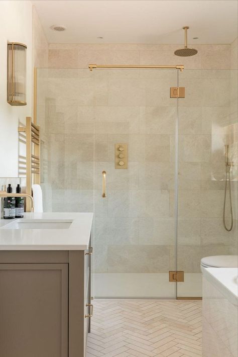 Walk In Shower Cream Tile, Cream Tiled Shower Ideas, Warm Marble Bathroom, Emperador Marble Bathroom, Cream Shower Tile, Cream Tile Bathroom, Cream Marble Bathroom, Beige Shower Tile, Marble Floor Bathroom