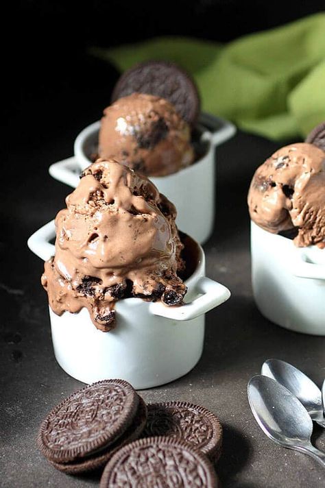 Chocolate Oreo Ice Cream Chocolate Oreo Ice Cream, Strawberry Moscato, Oreos Cookies, Family Dessert Recipes, Low Carb Holiday Recipes, Cocoa Powder Cookies, Pudding Ice Cream, Cream Custard, Oreo Ice Cream