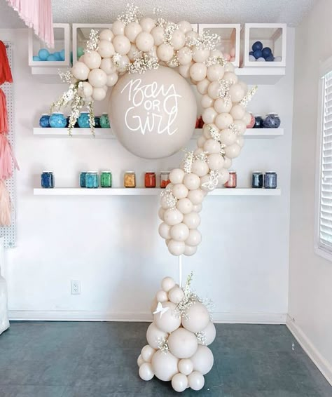 Anniversary Sweet Ideas, Gender Reveal Ideas For Party Neutral Colors, White Theme Gender Reveal Party, Unquie Gender Reveal, Muted Gender Reveal Party, Simple Gender Reveal Ideas At Home Decor, Gender Balloon Reveal, White Themed Gender Reveal, Gender Reveal Ideas Simple Easy