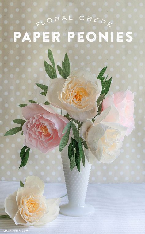 Crepe Paper Peonies, Diy Fleur, Folding Origami, Paper Peonies, Crepe Paper Flowers, Paper Flowers Diy, Crafty Craft, Crepe Paper, Flower Tutorial