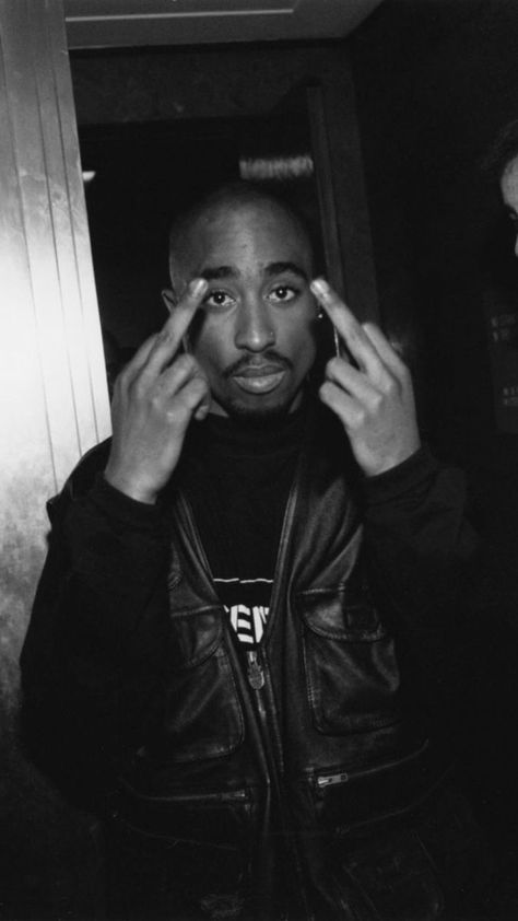 Photographie Glamour Vintage, Tupac Photos, 90s Rappers Aesthetic, Tupac Wallpaper, 90s Rappers, Tupac Quotes, Tupac Pictures, Mode Ulzzang, Foto Top