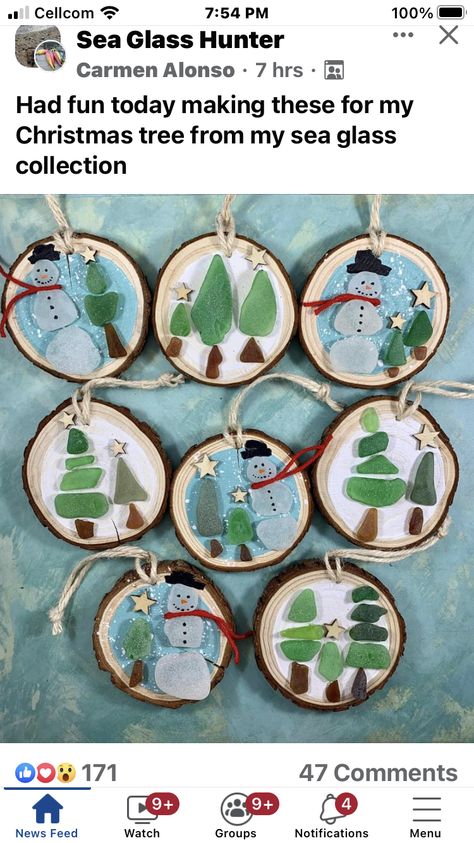 Sea Glass Snowman Ornaments, Easy Jewelry Crafts For Adults, Beach Glass Christmas Crafts, Sea Glass Christmas Tree Ornament, Pebble Art Ornaments, Christmas Seaglass Crafts, Beach Glass Christmas Ornaments, Seaglass Ornaments Diy, Christmas Beach Glass Art