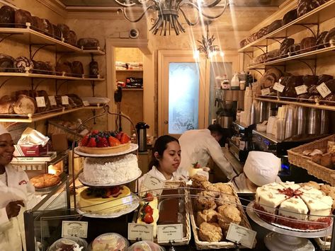 15 Essential New York Bakeries - Eater NY Cozy Bakery, Bakery New York, Magnolias Bakery, New York Food, Gluten Free Bakery, Best Bakery, Food Business, Bakery Bread, Bakery Cakes