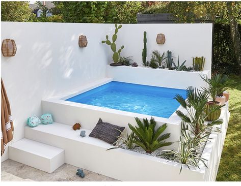 Whirpool Outdoor, Pools For Small Yards, Mini Pool, Small Pool Design, Backyard Pool Landscaping, Small Pools, Patio Interior, Backyard Pool Designs, Swimming Pools Backyard