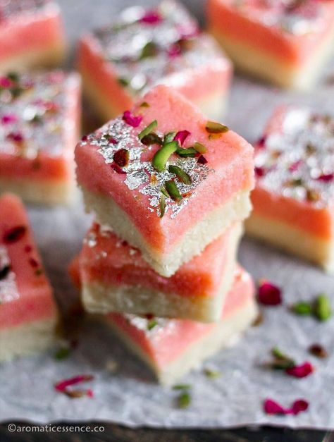 Easy Barfi Recipe, Barfi Cheesecake Recipe, Coconut Barfi Recipes, Nariyal Barfi, Coconut Burfi Recipe, Diwali Desserts, Parsi Recipes, Coconut Barfi Recipe, Diwali Mithai