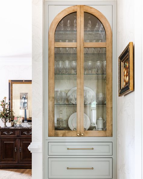 Arched Cabinet Doors, Dining Room Built In, Built In China Cabinet, Built In Cabinet, Butler's Pantry, Kitchen Inspiration Design, Built In Cabinets, Kitchen Remodel Idea, Küchen Design