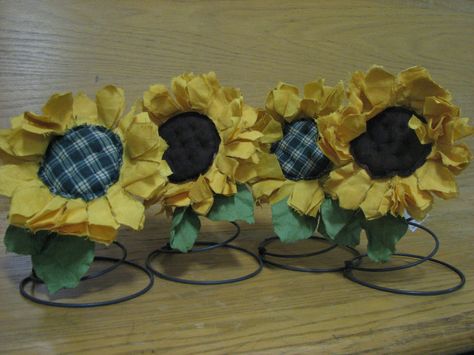 Bed Spring Sunflowers $ 7.75 each Bedspring Ideas, Bedspring Crafts, Homespun Crafts, Junk Crafts, Primitive Country Crafts, Mattress Spring, Primitive Sunflowers, Bed Spring Crafts, Flower Fabric Pattern