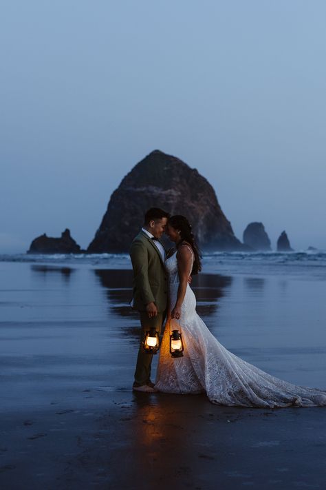 Beach Cliff Wedding Ceremony, Cannon Beach Oregon Wedding, Private Beach Wedding Elope, Private Elopement Ceremony, Cannon Beach Oregon Elopement, Canon Beach Elopement, Elopement Ideas Beach, Cannon Beach Elopement, Beach Elopement Photos