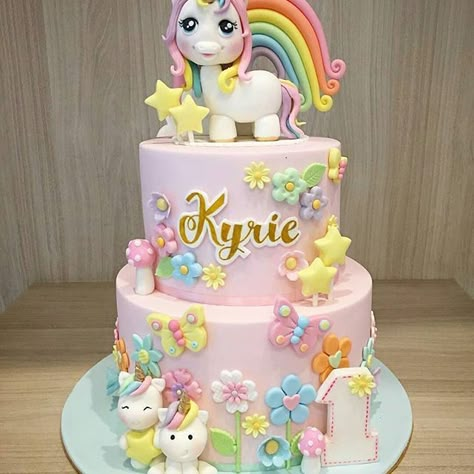 Unicorn Themed Birthday Cake, Unique Unicorn Cake Design, Unicorn Cakes For Girls Birthday, Unicorn Princess Cake, Cute Unicorn Cake, Unicorn Theme Cake, Unicorn Rainbow Cake, Unicorn Cake Design, Fondant Unicorn Cake Toppers