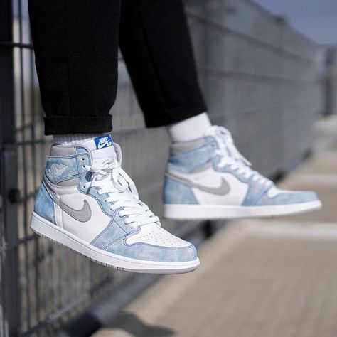 Air Jordan 1 Hyper Royal,Air Jordan 1 Outfit Hyper Royal Carolina Blue Jordans, Air Jordan Retro 1 High, Zapatillas Jordan Retro, Blue Jordans, Jordan Shoes Girls, Jordan Shoes Retro, Jordan Retro 1, Jordan 1 High Og, Nike Air Jordan Retro