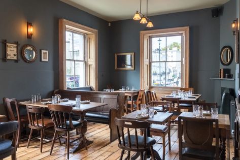 Cosy Pub Aesthetic, Pub Aesthetic, Pub Dining Room, Cosy Pub, Pub Interior, Victoria Station, The Dining Room, Westminster, Corporate Events