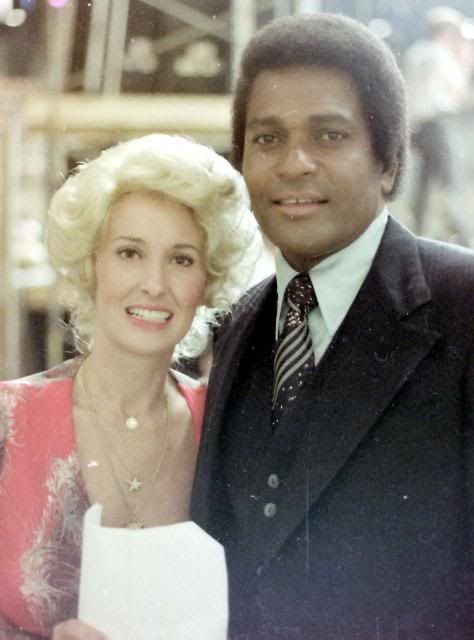 Charley Pride Family | Tammy Wynette & Charley Pride, grew up listening to with Dad. :) Charlie Pride, Country Female Singers, Nashville Country, Charley Pride, Tammy Wynette, Best Music Artists, Music Country, Trisha Yearwood, George Jones