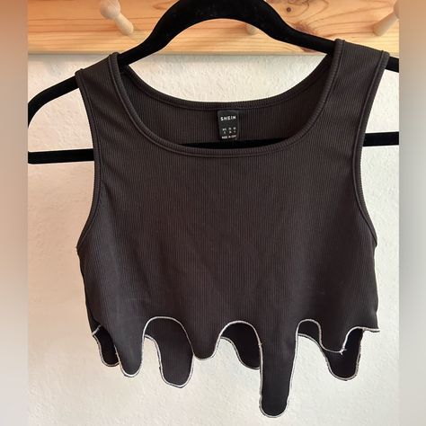 Black Drip Crop Top With White Detailing Outlining The Bottom. Never Worn. #Women #Fashion #Tank #Top #Drip #Ae #Americaneagle #Vs #Aesthetic #Hollister #Summer #Fall #Spring #Shein Funky Crop Tops, Goth Crop Top Outfits, Diy Crop Top From Tank Top, Black Strappy Crop Top, Cute Crop Tops Aesthetic, Upcycling Clothes Aesthetic, Shein Crop Tops, Crazy Tops, Cropped Tank Top Outfit