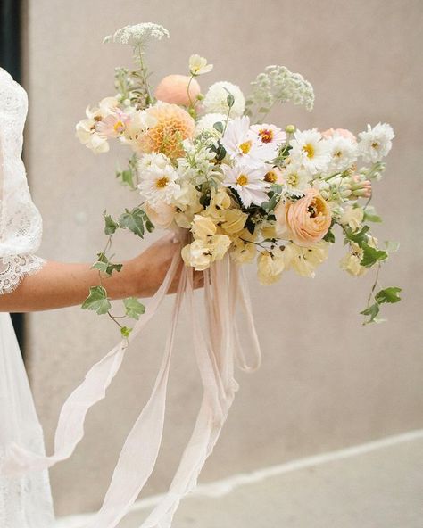 Wedding Flowers Peach And White, Bridal Bouquet With Ribbon Hanging, Wedding Color Palette Late Summer, Bridal Bouquet Whimsical, Simple Beach Wedding Flowers, Peachy Wedding Flowers, Neutral Wildflower Bouquet, Summer Florals Wedding, September Bridal Bouquet