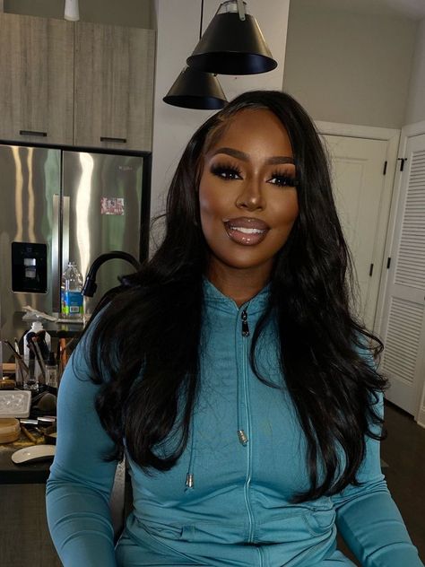 Bronze Makeup Look Black Women, Bronze Makeup Dark Skin, Darker Skin Makeup Looks, Bronze Makeup Black Women, Natural Makeup For Black Women Dark Skin, Dark Skin Glam Makeup, Jazz Makeup, Natural Glam Makeup Black Women, Dark Skin Makeup Looks