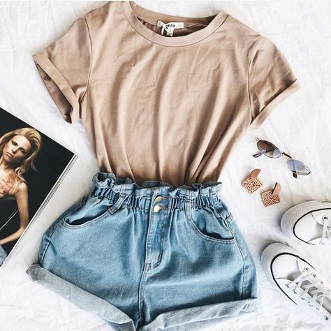 Veronica White, Birthday Outfit For Teens, Sommer Strand Outfit, Charcoal Clothing, Teenage Outfits, Paperbag Shorts, Mode Instagram, Tween Outfits, Teenager Outfits