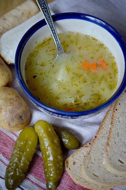 Polish Pickle Soup {Zupa Ogórkowa} - Polish Your Kitchen Polish Pickle Soup Recipe, Polish Soup, Dill Pickle Soup, Pickle Soup, Eastern European Recipes, Romanian Food, Meals Recipes, Polish Recipes, European Food