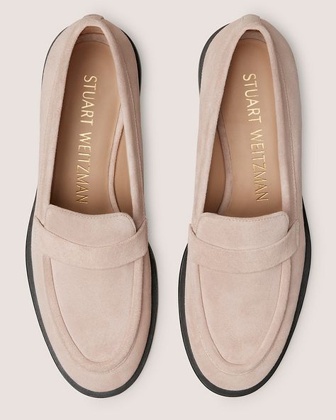 Palmer Sleek Loafer | Stuart Weitzman Womens Business Professional Shoes, Cute Flats Shoes For Women Classy, Business Casual Shoes For Work, Corporate Attire Flats Shoes, Corporate Flat Shoes Women, Neutral Fall Shoes, Womens Work Shoes Business Casual, Business Professional Accessories, Cute Loafers Women