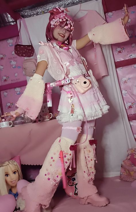 Japanese Harajuku Fashion Pastel, Harajuku Pink Outfit, Neo Decora Style, Decora Style Art, Pink Harajuku Fashion, Decora Harajuku Fashion, Dark Decora Fashion, Kei Fashion Types, Decora Aesthetic Outfits