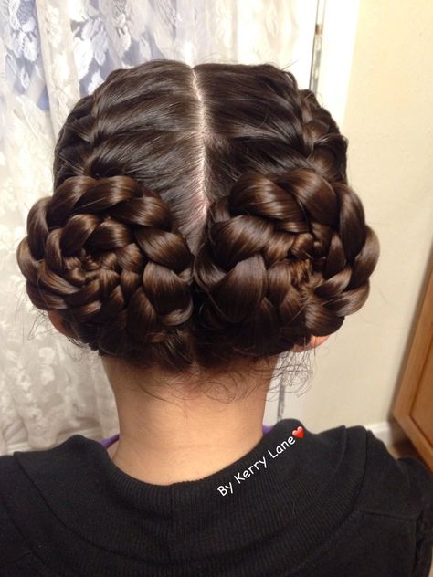 Hunger Games Braids, Hunger Games Inspired Hairstyles, Hunger Games Dress Ideas, Hunger Games Hairstyles, Hunger Games Hair, Ballet Hairstyles, Twin Braids, Unique Braids, Mocking Jay