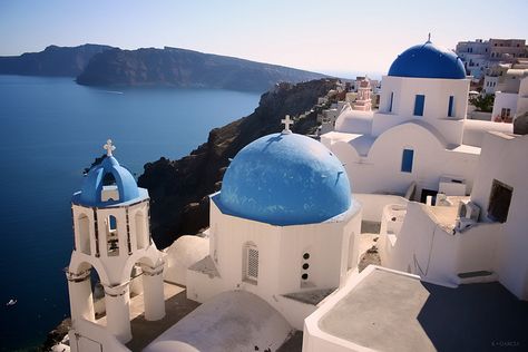 How To Find The Famous Three Blue Domes In Santorini. X Greek Churches, Greek Church, Art Coursework, Santorini House, Fall Of Constantinople, Geek House, Oia Santorini Greece, Greek Architecture, Greek Summer