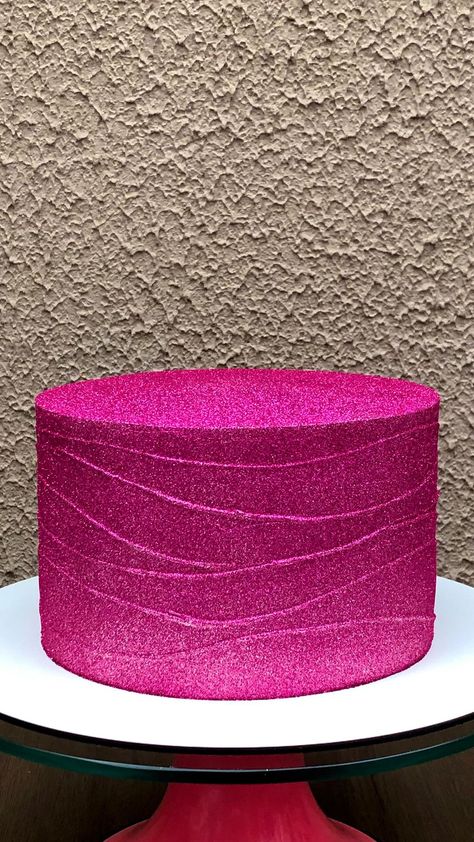 Pink Glitter Cake Sparkle, Bolo Pink Glitter, Barbie Aesthetic Birthday Party, Bolo Rosa Pink Com Glitter, Bright Pink Cake, Festa Pink Party, Festa All Pink, Hot Pink Birthday Cake, Pink Party Cake