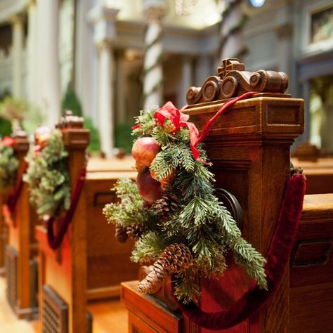 Winter Wedding Pew Decorations, Christmas Pew Decorations, Wedding Pew Decorations, Pew Decor, Tree Wedding Ceremony, Christmas Wedding Ideas, Christmas Wedding Themes, Evergreen Wedding, Christmas Wedding Inspiration