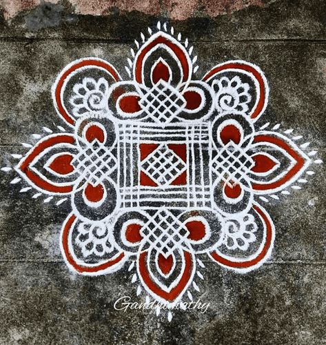 Ashwin Purnima Rangoli Design Images (Kolam Ideas) Maa Kolam Designs, Pongal Kolam Rangoli, Kolam Dots, Colour Rangoli, Small Kolam, Easy Rangoli Designs Videos, Design Rangoli, Dots Kolam, Very Easy Rangoli Designs