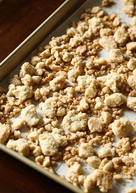 Sweet Crumble Topping, Almond Flour Crumble Topping, Thanksgiving Baked Goods To Sell, Pie Crumble Topping Recipe, Cake Mix Crumble Topping, Strussel Topping, Brown Sugar Crumble Topping, Pie Crumble Topping, Crumble Topping Recipe