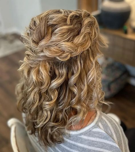 Crown Braid Half Up Hairstyle Down Hairstyles For Short Hair, Half Up Curly Hair, Braid Half Up, Curled Hair With Braid, Curly Half Up Half Down, Curly Hair Half Up Half Down, Half Up Hairstyle, Braided Crown Hairstyles, Half Updo Hairstyles