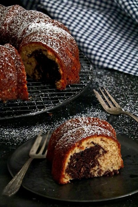 Moist, rich and buttery Banana Chocolate Marble Cake! It's the perfect cake for any day of the week with a hot cup of coffee or tea. Chocolate Marble Cake, Banana Bundt Cake, Banana Bundt, Marble Cake Recipes, Banana Cake Recipe, Banana Chocolate, Marble Cake, Cheap Eats, Banana Recipes