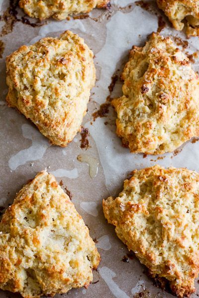 Apple and Cheddar Scones - Smells Like Home- The tart roasted apples and salty sharp cheddar cheese work so perfectly in these scones and I’m truly frightened now because I love the combination so much that I foresee either these scones or this apple and cheddar combination happening a lot in the future! #fall #apple #cheddar #scones #autumn #homemade #baking #breakfast #brunch Apple And Cheddar, Cheddar Scones, Cheese Scone Recipes, Apple Scones, Apple Cheddar, Roasted Apples, Cheese Scones, Scones Ingredients, Savory Scones