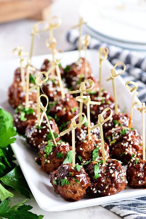 Rice And Broccoli, Asian Meatballs, Homemade Buffalo Sauce, Wedding Appetizers, Appetizer Meatballs, Crispy Baked Chicken, Charcuterie Inspiration, Snacks Für Party, Teriyaki Sauce