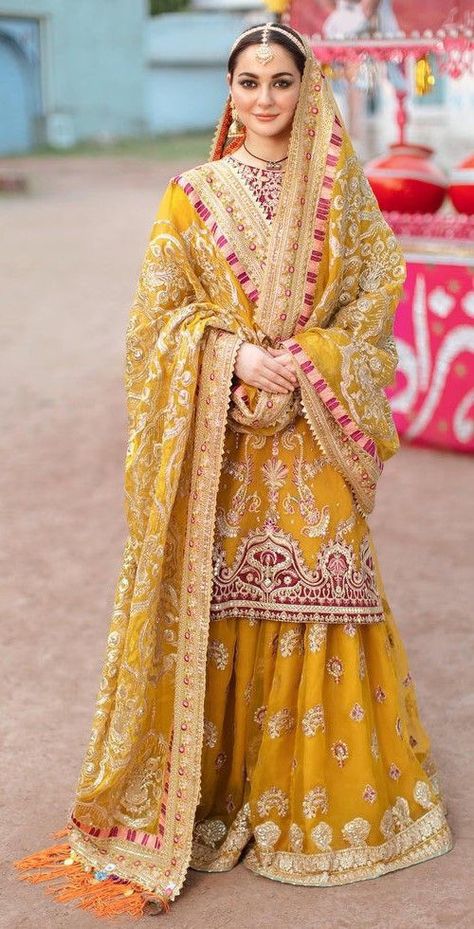 Mehndi Dress For Bride, Mayon Dresses, Ali Xeeshan, Bridal Mehndi Dresses, Mehndi Dresses, Mehndi Dress, Cute Love Photos, Pani Puri, Kurta Style