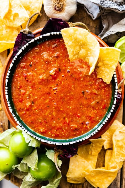 Copycat Chipotle Hot Salsa Recipe (Red Chili Salsa) - CucinaByElena Chipotle Copycat Recipes Salsa, Chipotle Hot Salsa Copycat, Chipotle Red Salsa Copycat, Copycat Chipotle Salsa, Chipotle Recipes Copycat, Chilis Salsa Recipe Copycat, Chipotle Red Salsa, Chipotle Hot Salsa, Hot Salsa Recipe