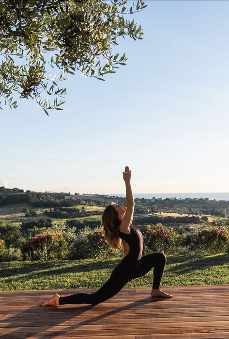 Wellness Retreats Italy Pilates Content, Workouts For Strength, Wellness Vacation, Healing Business, Art Retreat, True Yoga, Back And Shoulder Workout, Shoulder Workouts, Nature Retreat