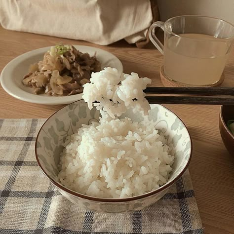 Photo Bg, Japanese Aesthetic, Food Obsession, Korean Food, Cute Food, Me Time, Aesthetic Food, The Table, Love Food