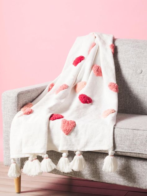 Cutest Valentine's Day Decorations for 2022 Valentines Throw Blanket, Decorations After Christmas, Living Room Nook, Valentines Blanket, Centerpiece Craft, Chalkboard Decor, Valentines Pillows, Casual Decor, Chenille Pillow