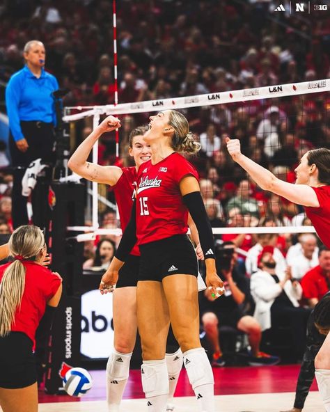 Nebraska Volleyball Aesthetic, Andi Jackson, Louisville Volleyball, Husker Volleyball, Nebraska Volleyball, Volleyball Things, College Volleyball, Red Kingdom, Create Board