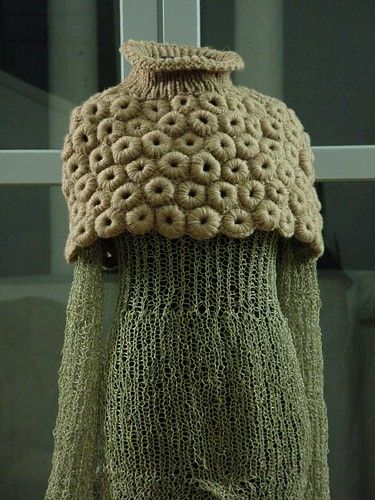 Knitwear Embroidery, Knitwear Inspiration, Mode Crochet, Freeform Crochet, Knitwear Fashion, Crochet Art, Knit Fashion, Machine Knitting, Knitting Stitches