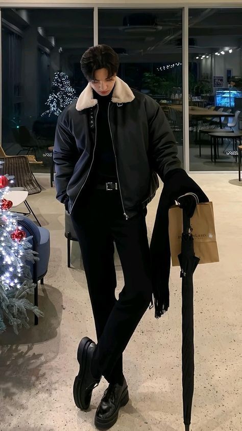 Kdrama Outfits Men Casual, Male Glasses Aesthetic, Cool Outfits For Men Classy, Black Fashion Aesthetic Men, Asian Men Winter Fashion, Black Minimalist Outfit Men, Starboy Outfit Ideas Men, Aesthetic Black Outfits Men, Classy Aesthetic Outfit Men