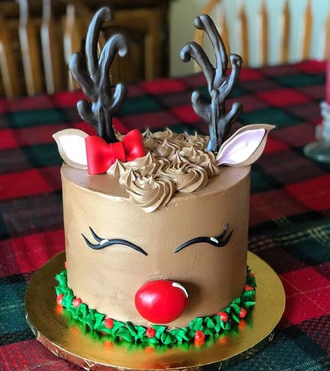 Jul Kaka, Γενέθλια Mickey Mouse, Perfect Cake Pops, Low Carb Comfort Food, Winter Torte, Chocolate Peppermint Cake, Reindeer Cakes, Peppermint Cake, Christmas Themed Cake