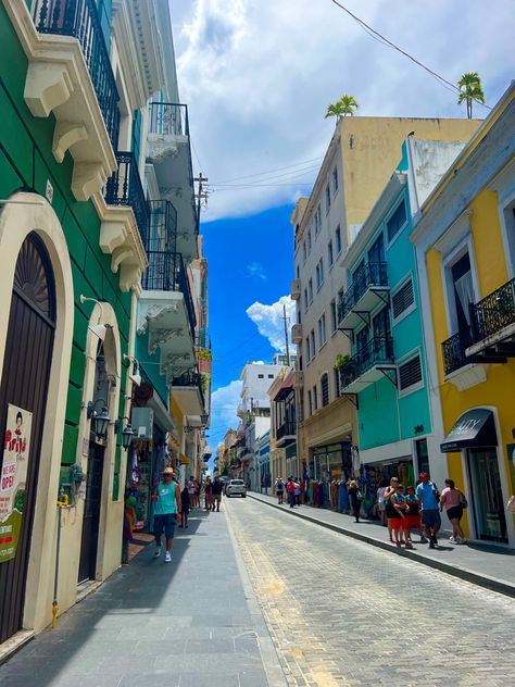 Puerto Rico #puertorico #travel #aesthetic Porta Rico Aesthetic, Puerto Rico Instagram Pictures, Boricua Aesthetic, Puerto Rico Aesthetic, Mayaguez Puerto Rico, Latin Countries, Catching Flights, Puerto Rico Trip, Puerto Rico Vacation