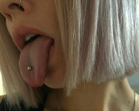 Piercings Bonitos, Piercing Bouche, Piercing Tongue, Piercing Conch, Nostril Piercing, Mode Emo, Septum Piercings, Tattoo Prices, Cool Piercings