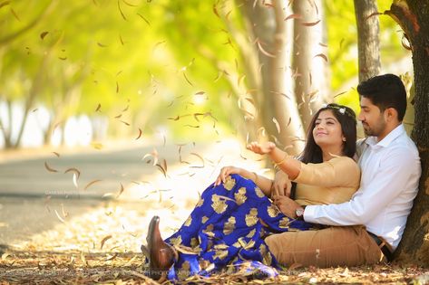 Ganesh Photography, Pre Wedding Photoshoot Props, Indian Wedding Poses, Marriage Photography, Girl Western, Pre Wedding Photoshoot Outfit, Pre Wedding Photography, Indian Wedding Photography Couples, Wedding Photoshoot Props