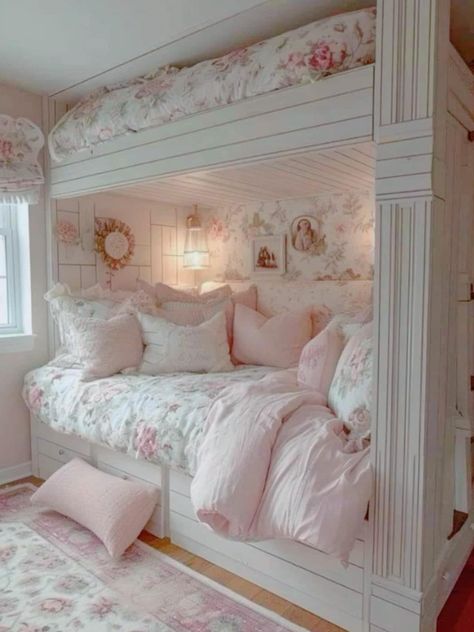 Dream Bedroom Inspiration, Girly Room, Dream House Rooms, Pretty Room, Dream Room Inspiration, Design Del Prodotto, Room Makeover Bedroom, Dream House Interior, Room Makeover Inspiration