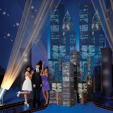 idea for cityscape New York Theme Party, School Dance Themes, New York Dance, Broadway Theme, 8th Grade Dance, Post Prom, New York Theme, Prom Themes, Dance Themes