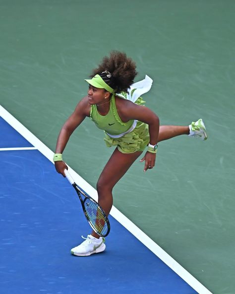 Tennis Aesthetic, Naomi Osaka, Us Open, Tennis Players, School Fashion, Pose Reference, Osaka, Sports Women, Tennis