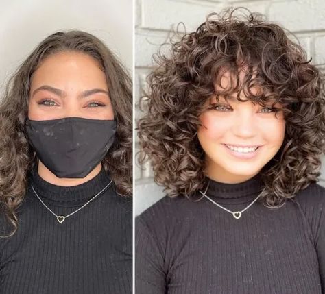 Curls For Round Face, Short Curly Hair Bob Natural Curls, Round Face Curly Hair, Curly Angled Bobs, Hello Hair, Curly Lob, Natural Curly Hair Cuts, Large Curls, Fine Curly Hair